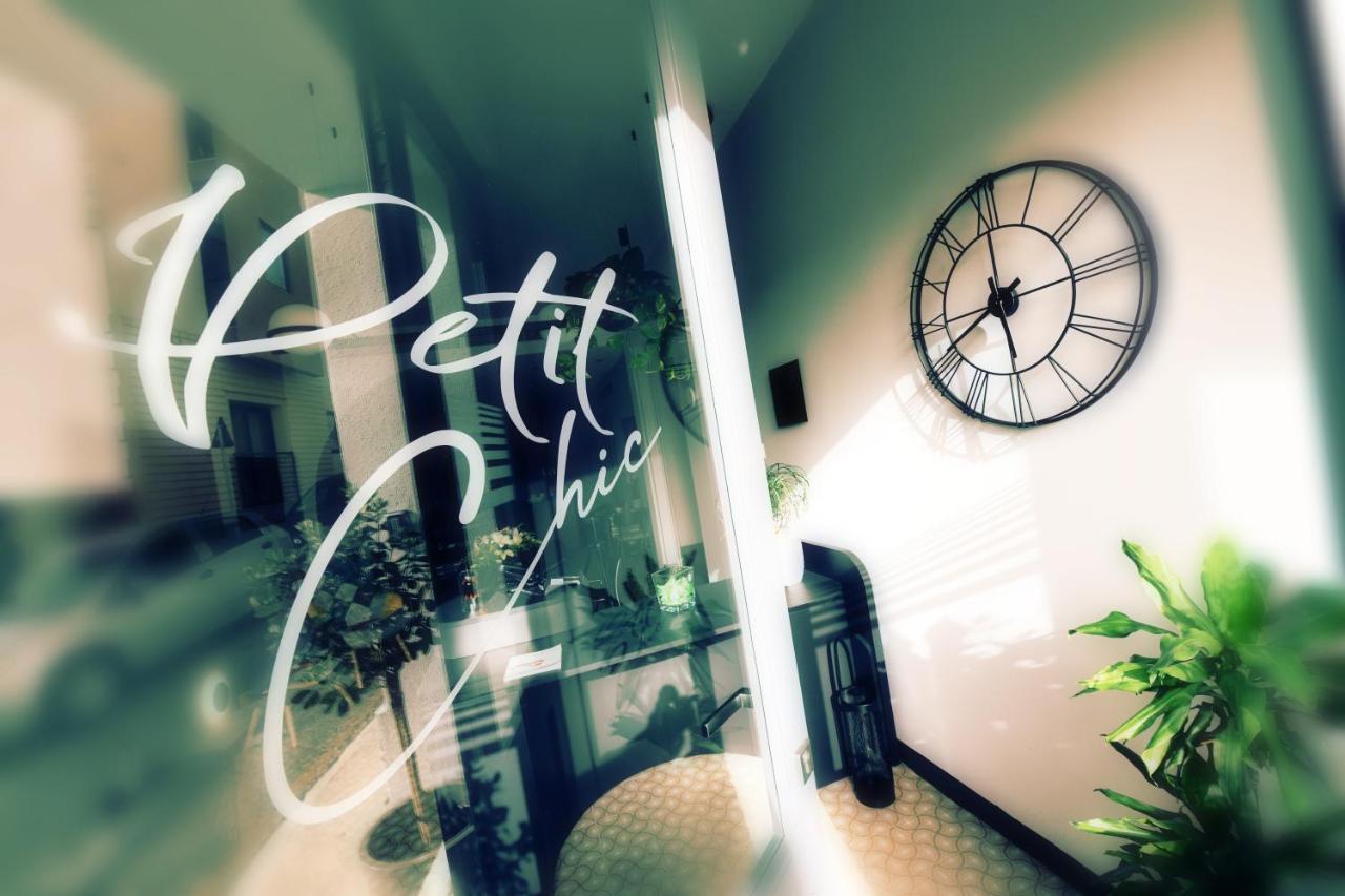 Victoria By Petit Chic Bed and Breakfast Mellieħa Exterior foto